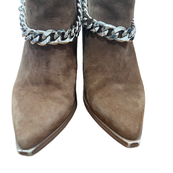 Steve Madden Cedar suede Leather With
Chain Ankle Booties size 6 - Picture 11 of 14